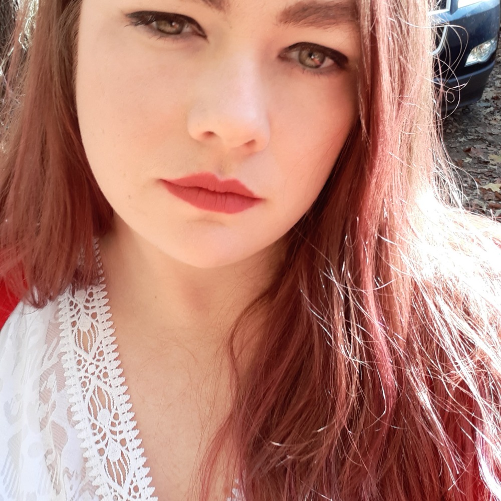 Meet your Posher, Ashley a